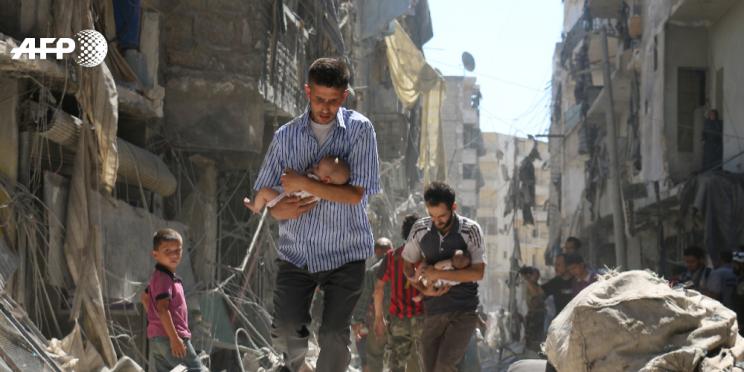 Le photographe AFP, Ameer Alhalbi, lauréat de l’opération "Regard des jeunes de 15 ans" au Prix Bayeux-Calvados des correspondants de guerre